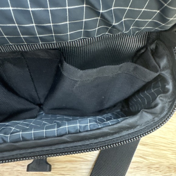 Case Logic Gray Medium Sized Camera Bag Shoulder Or Hand Carry - Picture 12 of 16